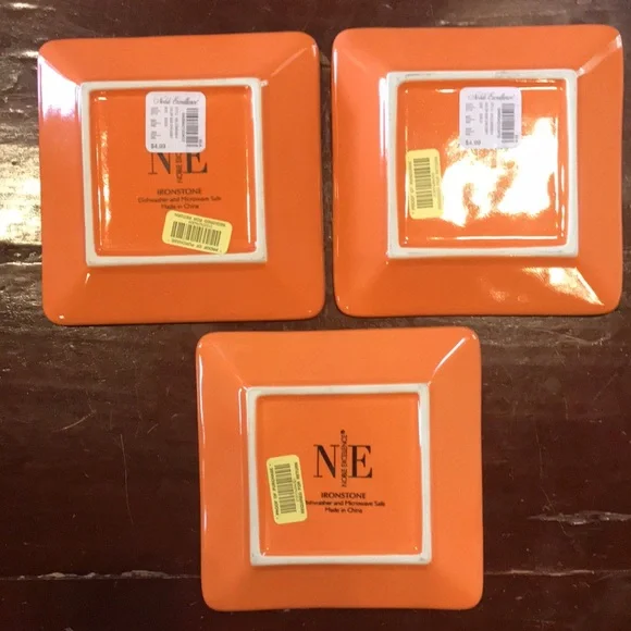 Set of 3 Small Stoneware Plates - Picture 6 of 10